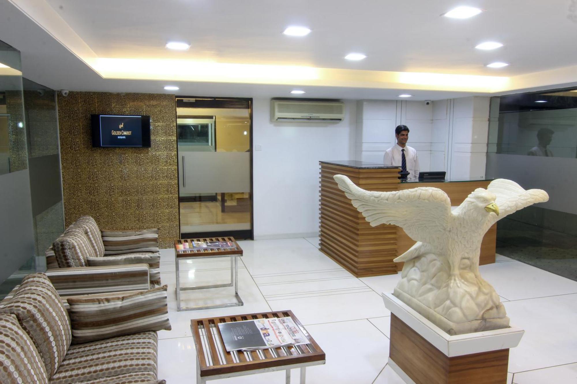 מומביי Golden Chariot The Boutique Hotel מראה חיצוני תמונה