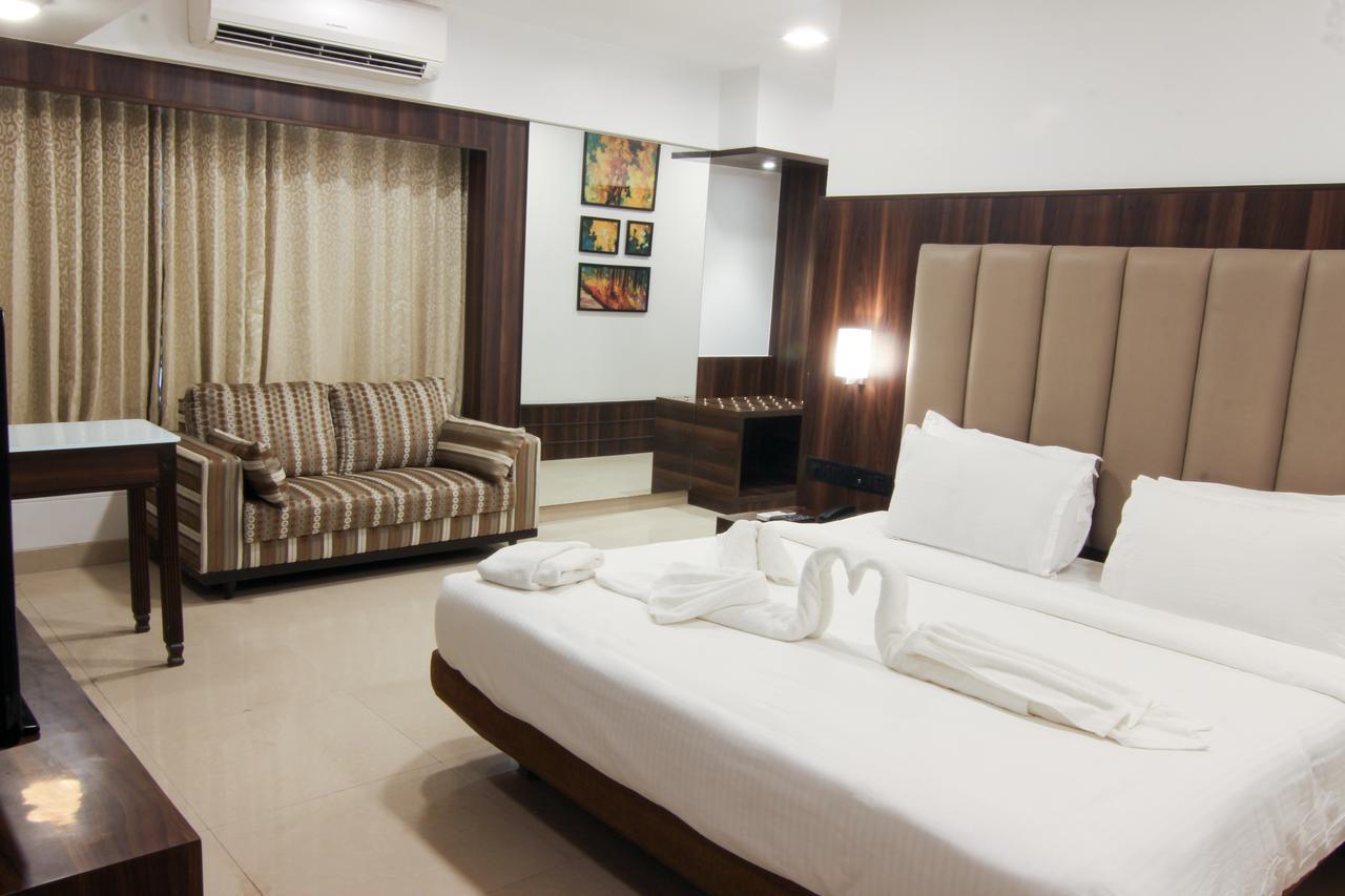 מומביי Golden Chariot The Boutique Hotel מראה חיצוני תמונה