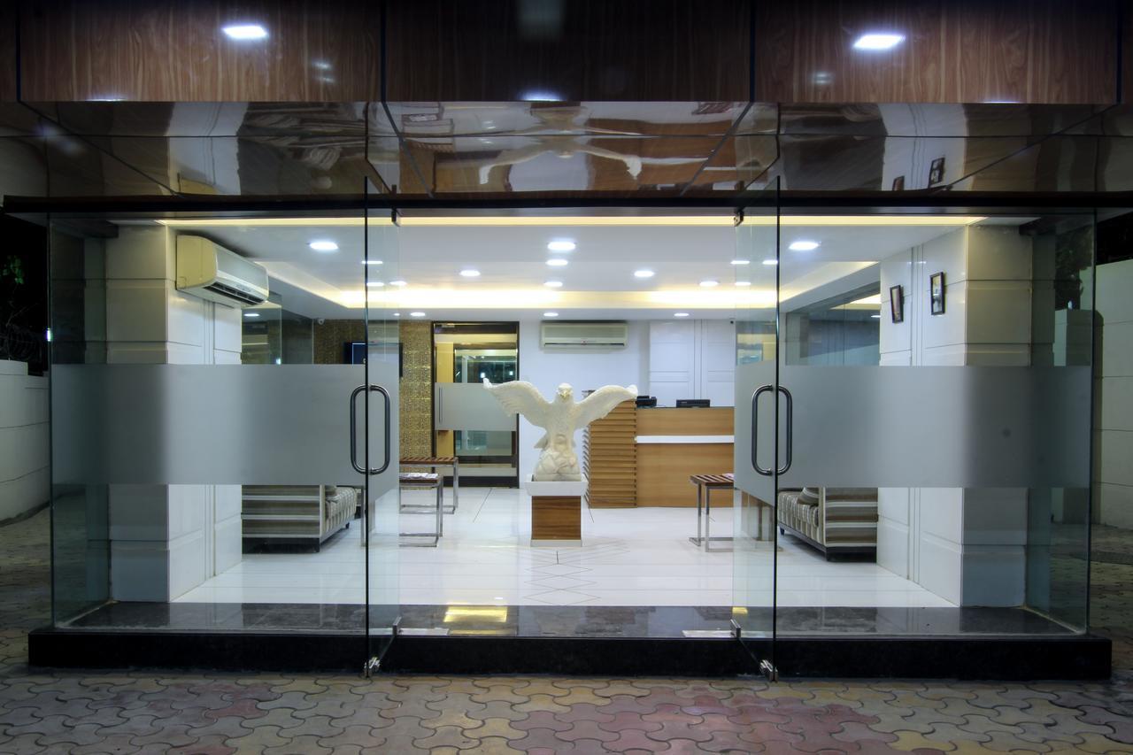 מומביי Golden Chariot The Boutique Hotel מראה חיצוני תמונה