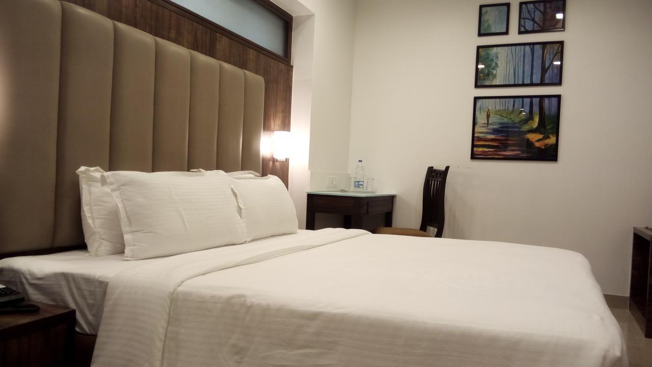 מומביי Golden Chariot The Boutique Hotel מראה חיצוני תמונה