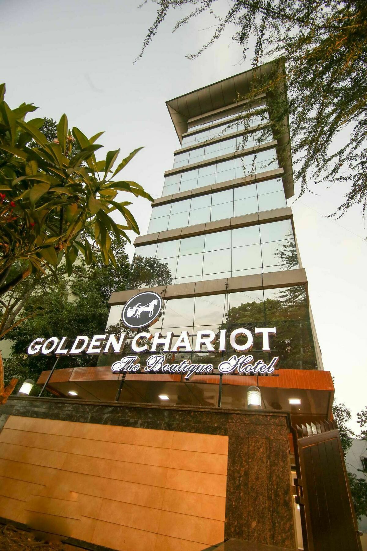 מומביי Golden Chariot The Boutique Hotel מראה חיצוני תמונה