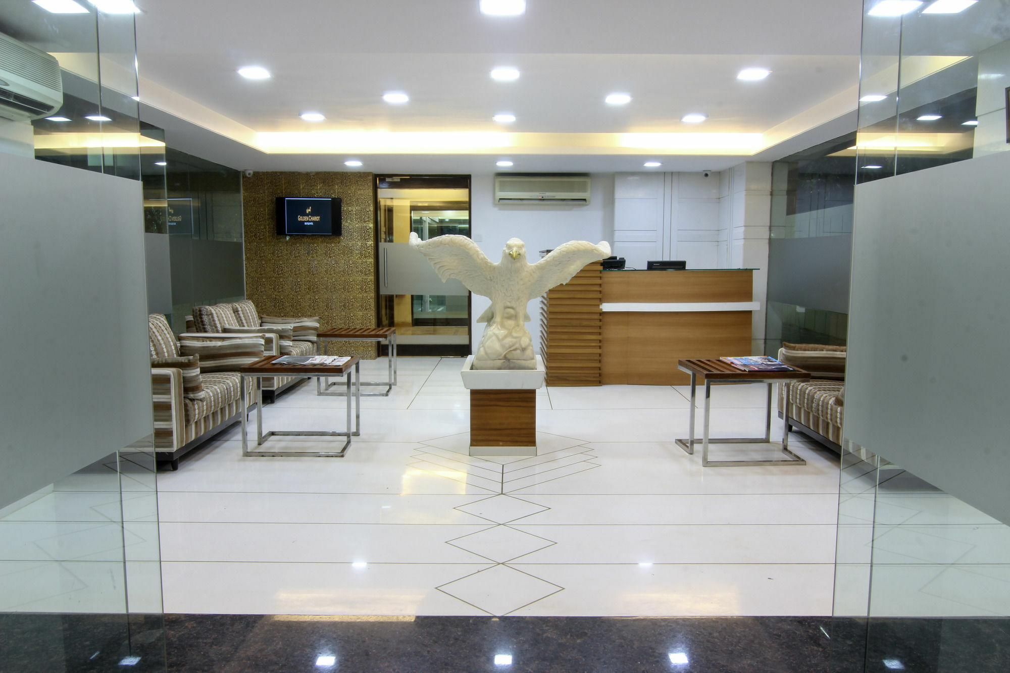 מומביי Golden Chariot The Boutique Hotel מראה חיצוני תמונה